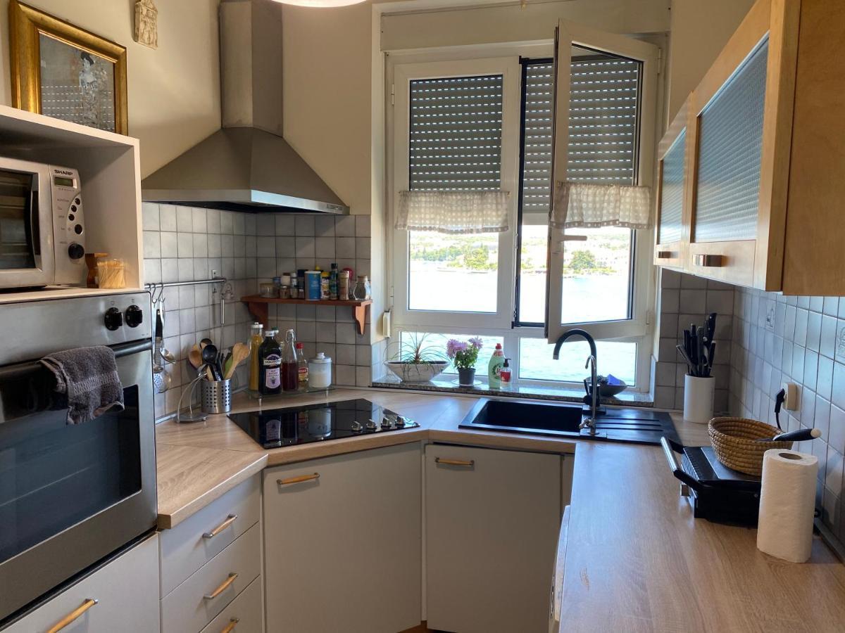 Breathtaking Sea View Condo In City Center Zára Kültér fotó